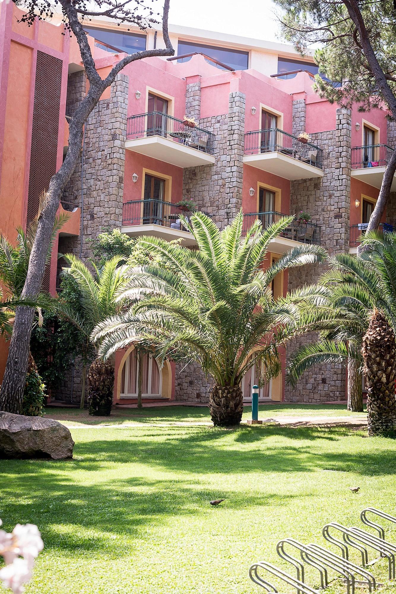 Forte Village Resort - Il Castello Santa Margherita di Pula Exterior photo